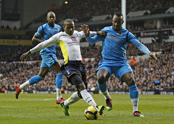 反應卻褒貶 反應卻褒貶